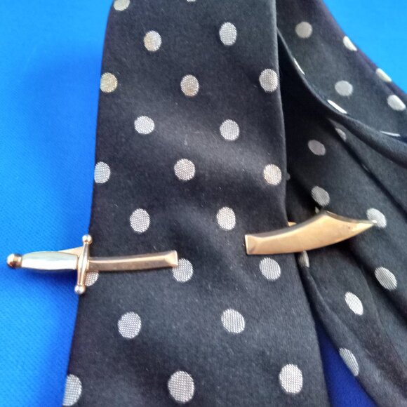 Swank Sword Tie Bar Clip  Gold tone Mid Century Men's Vintage Formal Wear - Picture 1 of 7